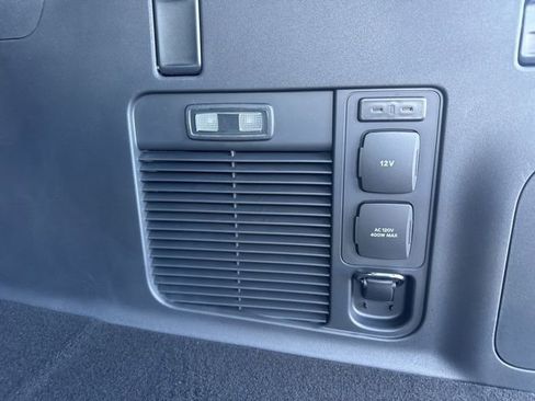 New 2025 Ford Expedition Max Platinum w/ Stealth Performance Package image 15