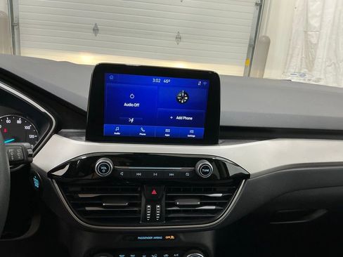 Used 2021 Ford Escape SE image 11