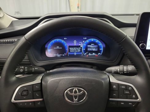 Used 2025 Toyota Grand Highlander AWD image 15