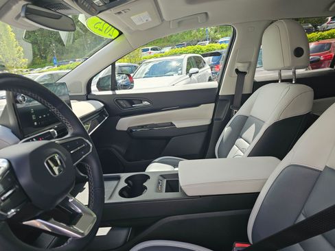 Used 2025 Honda Prologue Touring image 23
