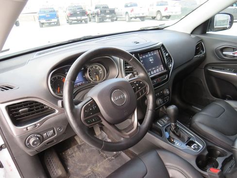 Used 2020 Jeep Cherokee Limited image 10