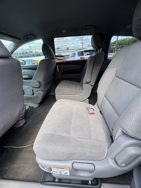 Used 2014 Honda Odyssey LX image 11