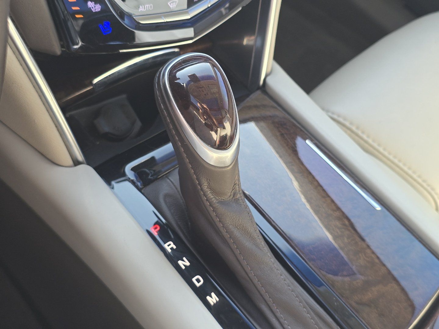 Used 2013 Cadillac XTS Platinum FWD image 31
