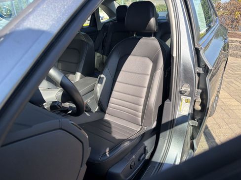 Used 2024 Volkswagen Jetta SE FWD image 14