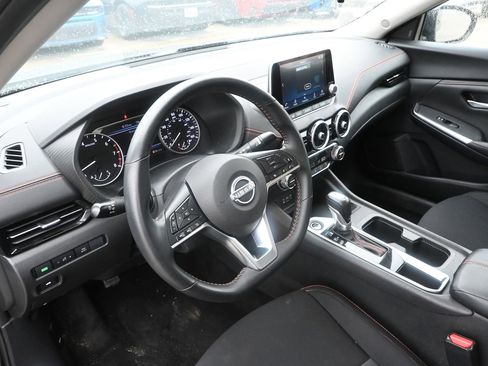 Used 2025 Nissan Sentra SR FWD image 19