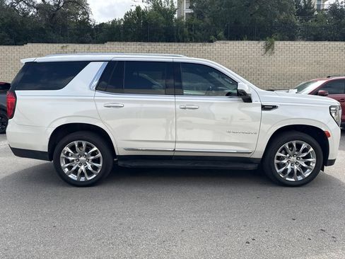 Used 2022 GMC Yukon SLT w/ SLT Premium Package RWD image 5