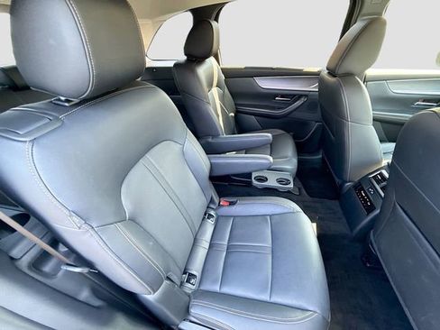 Certified 2024 MAZDA CX-90 3.3 Turbo w/ Preferred Plus AWD/4WD image 32