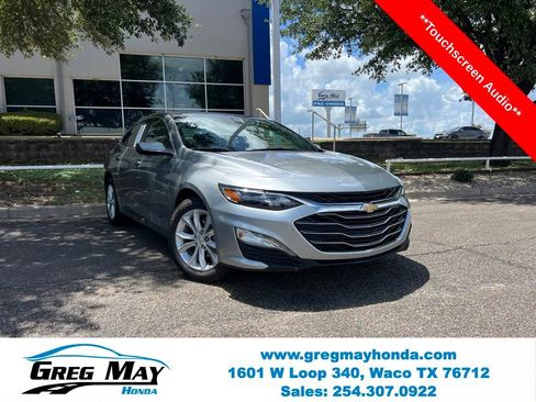 Used 2025 Chevrolet Malibu LT FWD image 1