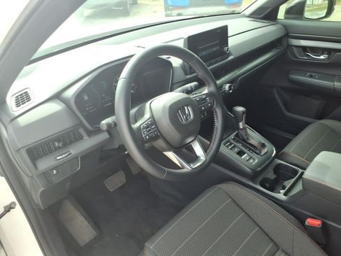 Used 2025 Honda CR-V Sport image 17