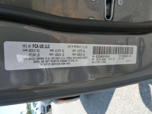 Used 2019 Dodge Charger SXT w/ Blacktop Package RWD image 10