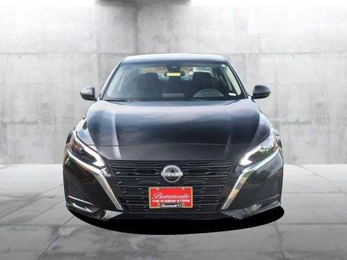 Certified 2025 Nissan Altima 2.5 SV FWD image 4