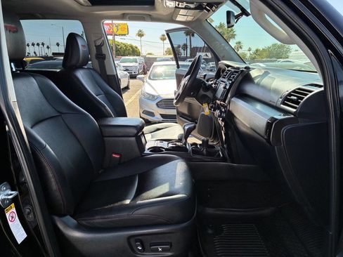 Used 2019 Toyota 4Runner TRD Off-Road Premium AWD/4WD image 24