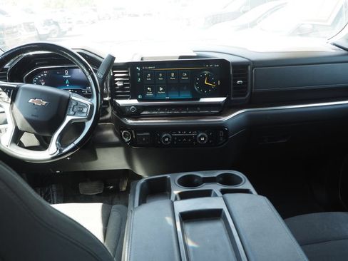 Used 2024 Chevrolet Silverado 2500 LT AWD/4WD image 16