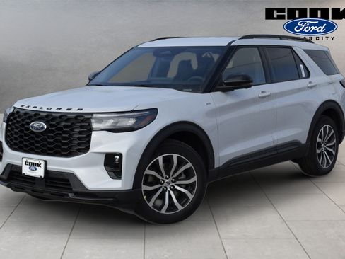 New 2026 Ford Explorer ST-Line w/ Premium Package RWD image 1