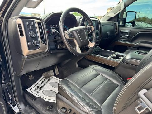 Used 2019 GMC Sierra 2500 Denali w/ Duramax Plus Package AWD/4WD image 30