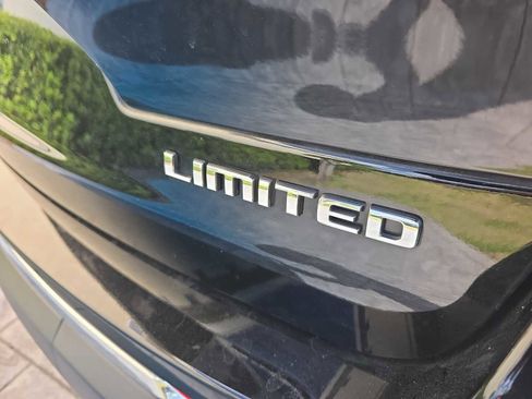 Used 2023 Jeep Grand Cherokee L Limited w/ Luxury Tech Group II RWD image 6