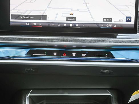 Used 2026 BMW 750e xDrive w/ Premium Package image 10