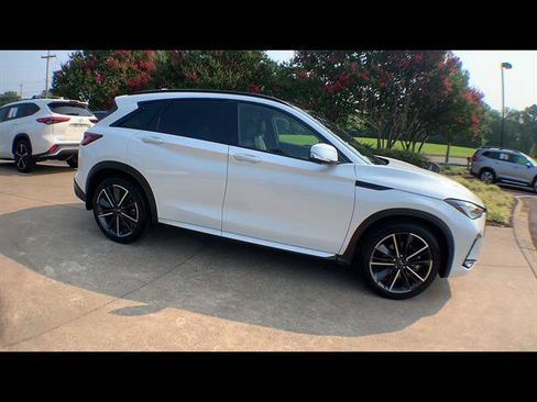 Used 2023 INFINITI QX50 Sport FWD image 9
