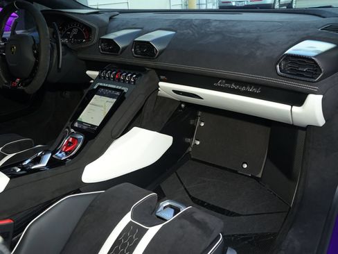 Used 2023 Lamborghini Huracan Tecnica RWD image 11