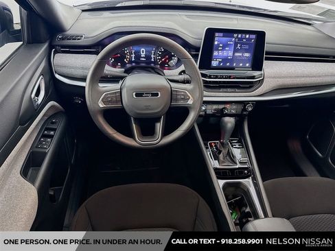 Used 2025 Jeep Compass Sport w/ Mopar Graphics Package image 20