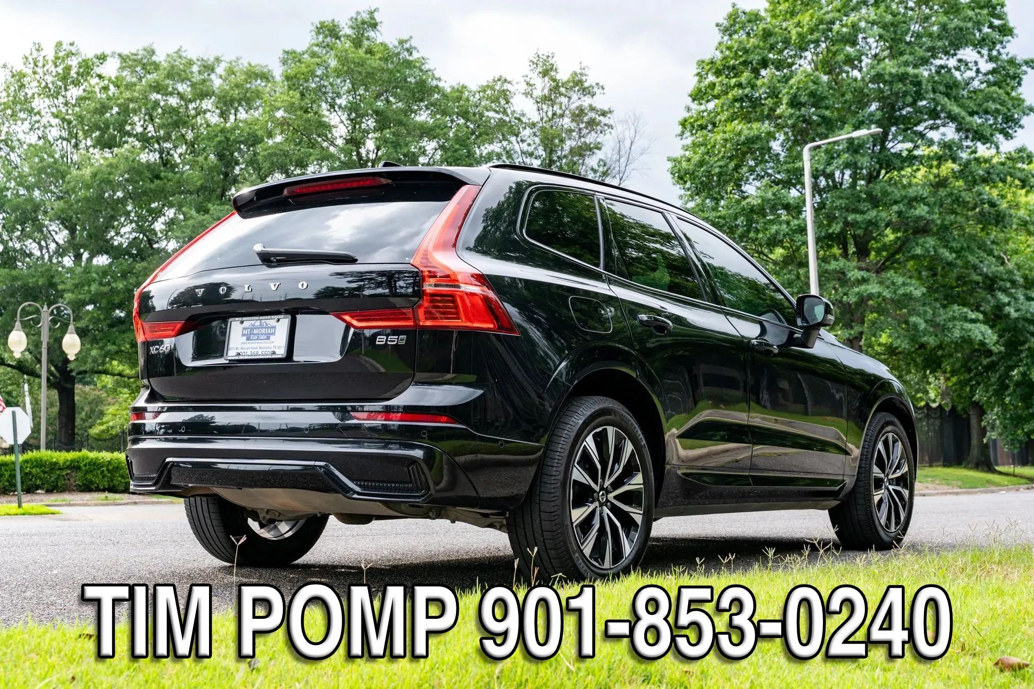 Used 2024 Volvo XC60 B5 Plus AWD/4WD image 5