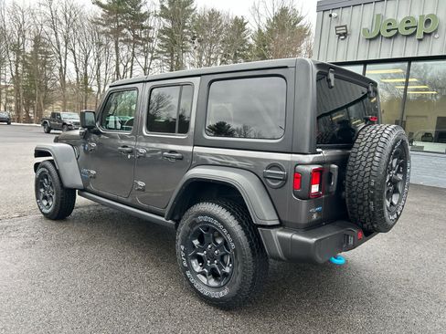 Used 2023 Jeep Wrangler Unlimited w/ Cold Weather Group image 6