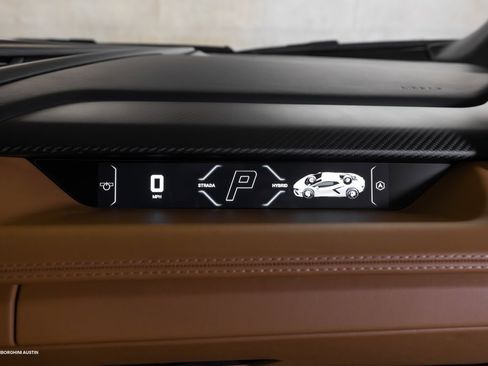 Used 2024 Lamborghini Revuelto image 37