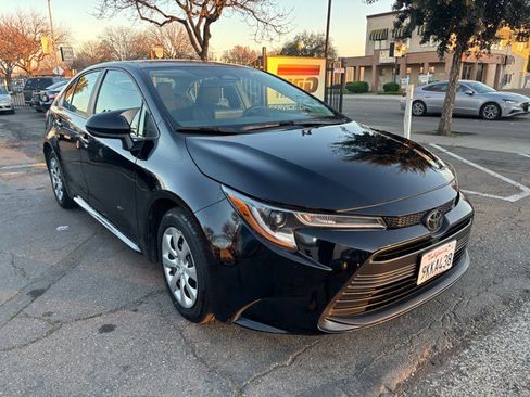 Used 2024 Toyota Corolla LE image 3