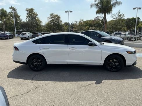 Certified 2025 Honda Accord SE image 6