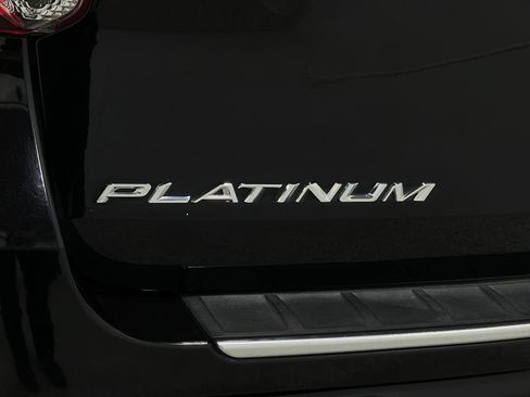 Used 2020 Ford Explorer Platinum w/ Premium Technology Package AWD/4WD image 40
