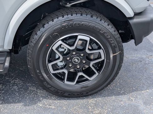 New 2026 Ford Bronco Outer Banks AWD/4WD image 18