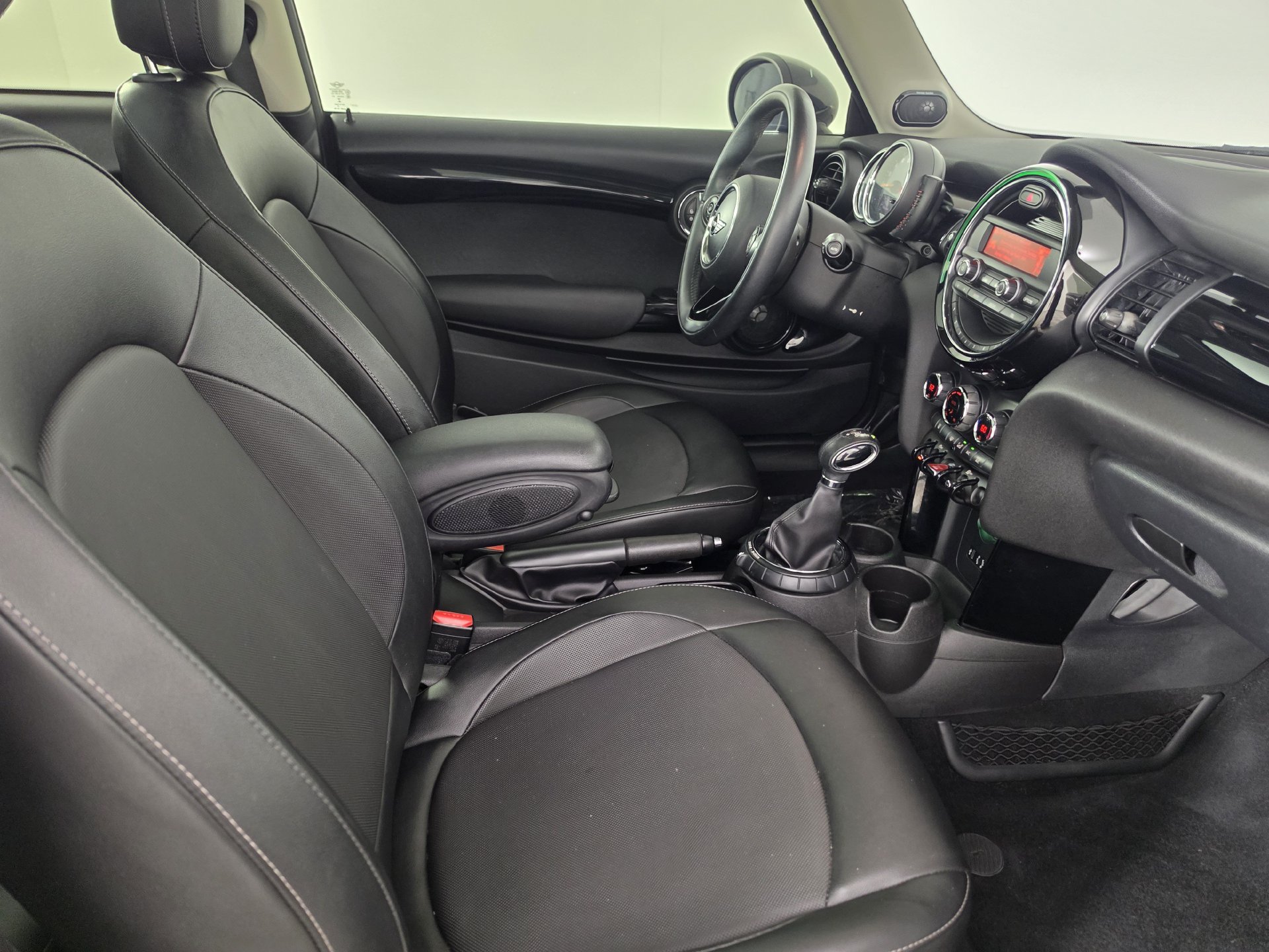 Used 2016 MINI Cooper 2-Door Hardtop FWD image 21