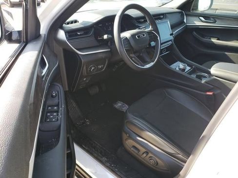 New 2026 Jeep Grand Cherokee Altitude AWD/4WD image 13