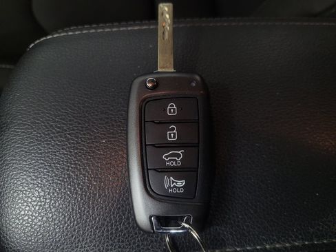 Used 2018 Hyundai Elantra GT FWD image 32