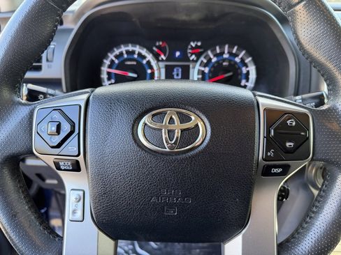 Used 2018 Toyota 4Runner SR5 image 21