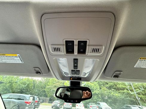 Used 2016 Cadillac SRX Luxury image 27