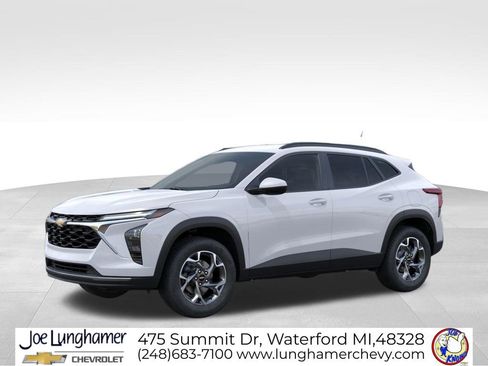 New 2026 Chevrolet Trax LT w/ Driver Confidence Package FWD image 2