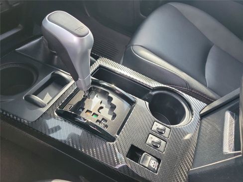 Used 2022 Toyota 4Runner TRD Off-Road Premium image 29