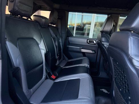 Used 2022 Ford Bronco Black Diamond w/ Sasquatch Package image 17