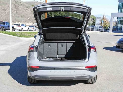 Used 2025 Audi Q4 e-tron Premium w/ Convenience Package image 26