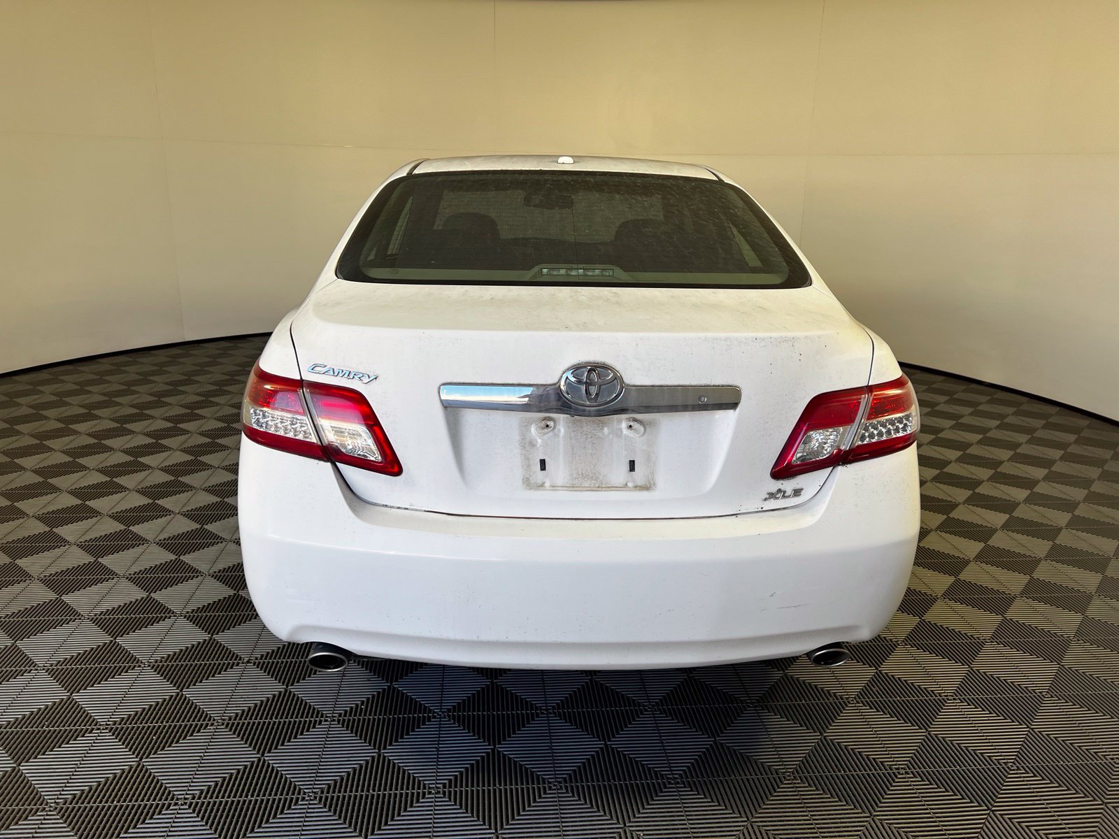 Used 2010 Toyota Camry XLE FWD image 6
