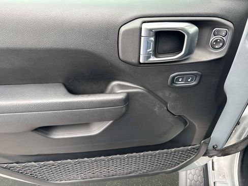 Used 2022 Jeep Wrangler Unlimited Sport image 15