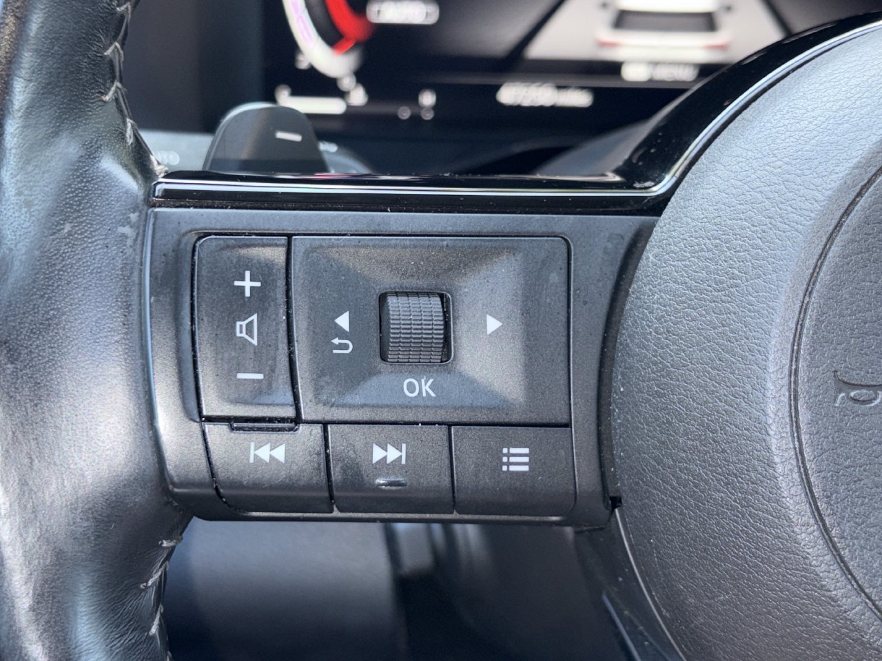 Certified 2023 Nissan Pathfinder Platinum AWD/4WD image 14