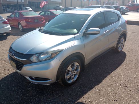 Used 2016 Honda HR-V EX image 3