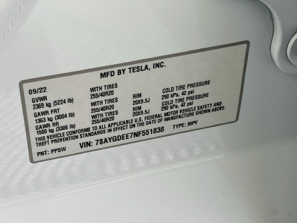 Used 2022 Tesla Model Y Long Range AWD/4WD image 32