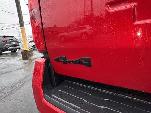 Used 2025 Toyota Tacoma TRD Sport AWD/4WD image 37