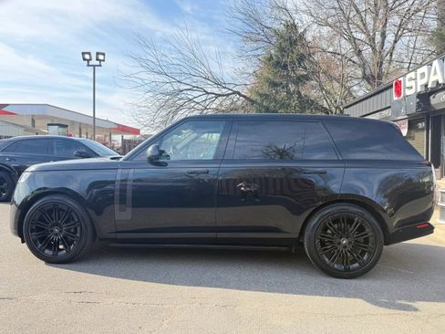 Used 2023 Land Rover Range Rover Long Wheelbase SE image 8