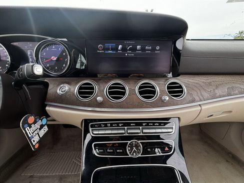 Used 2017 Mercedes-Benz E 300 image 23