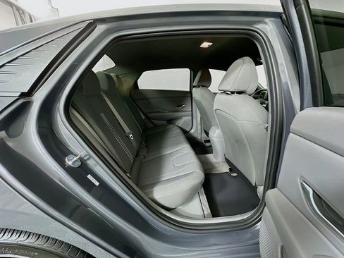 Used 2023 Hyundai Elantra SEL w/ Convenience Package FWD image 27