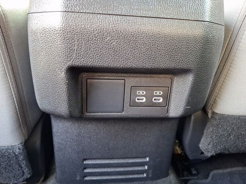 Used 2024 Toyota Tacoma TRD Sport AWD/4WD image 11